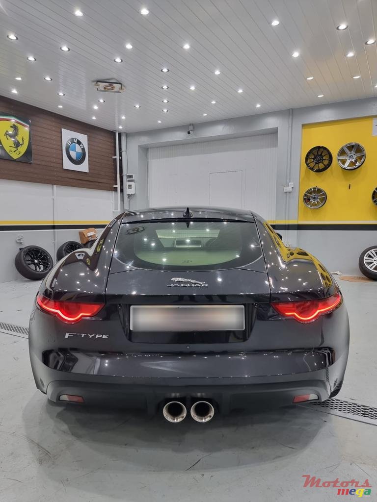 2015' Jaguar F-Type photo #5