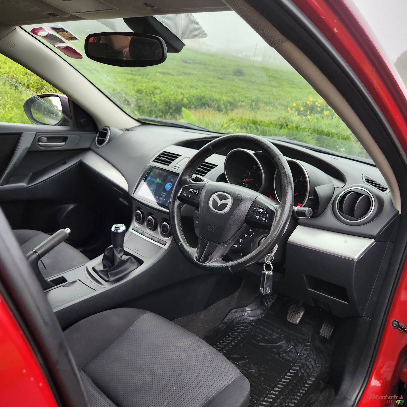 2011' Mazda 3 photo #6