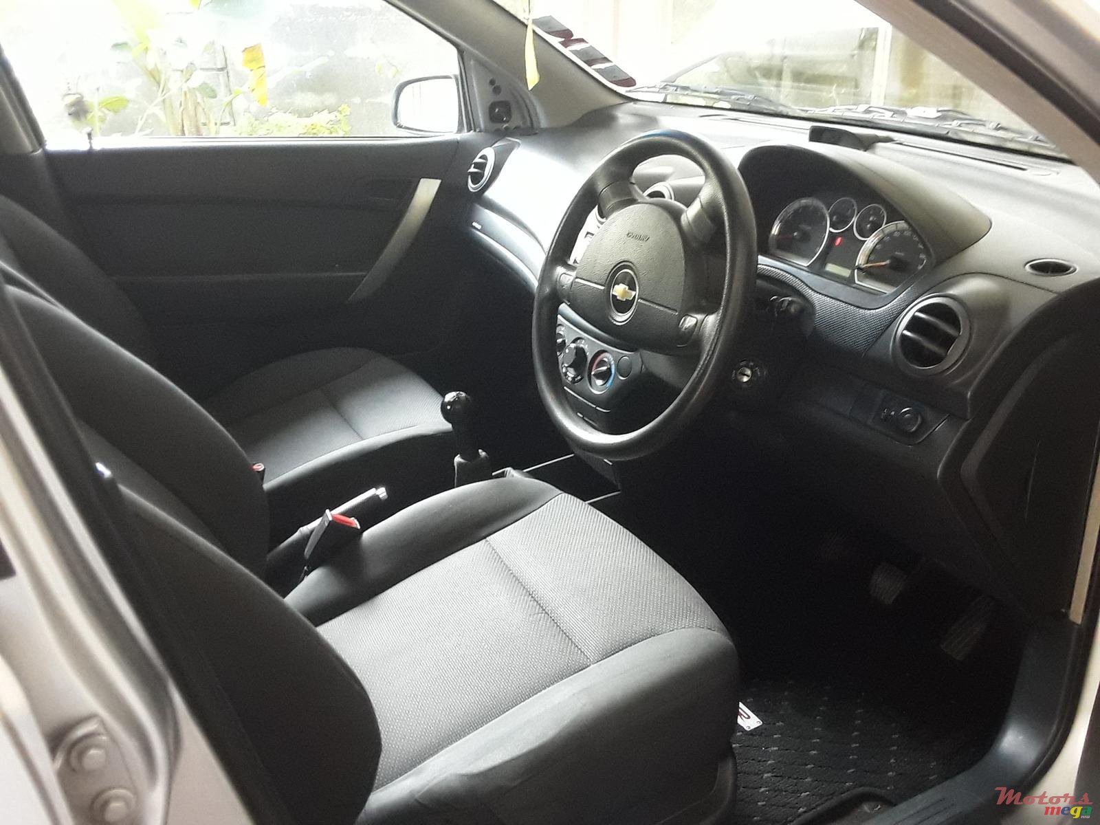 2013' Chevrolet Aveo photo #2