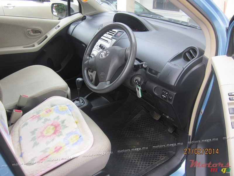 2006' Toyota vitz photo #5