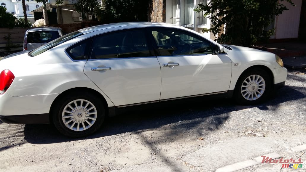 2004' Nissan Cefiro photo #3