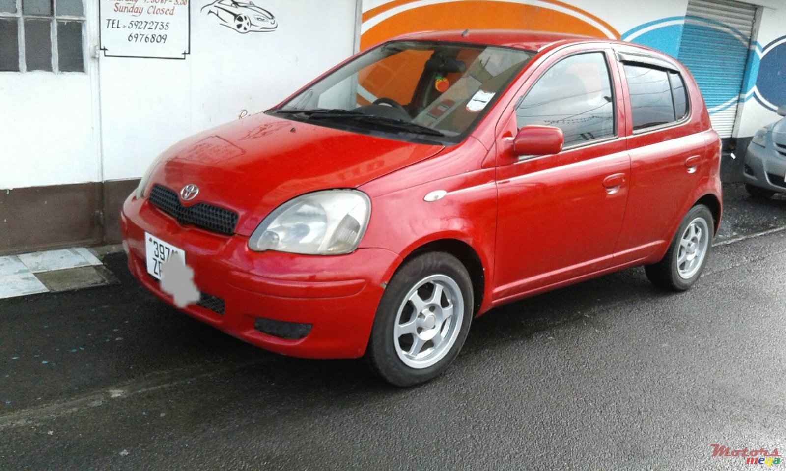 2002' Toyota Vitz photo #1