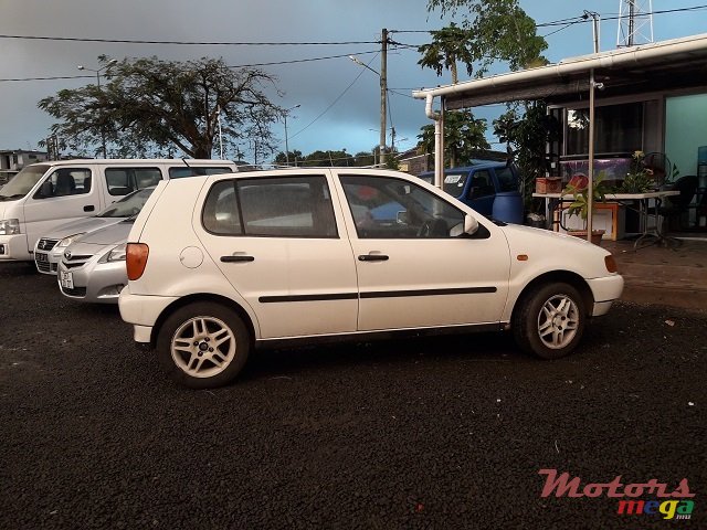 1999' Volkswagen Polo photo #1