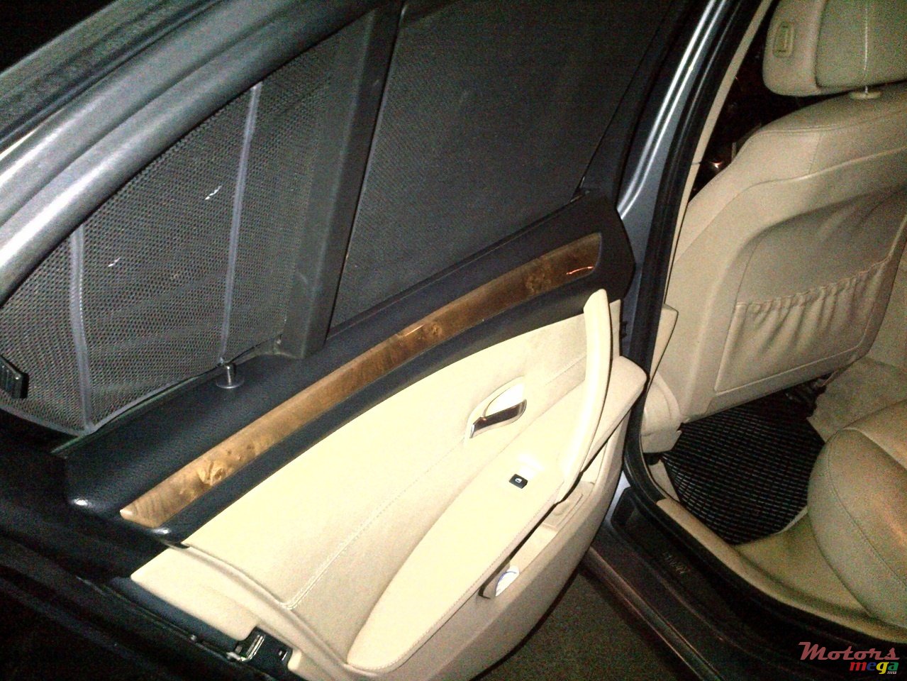 2009' BMW 520 lci photo #5