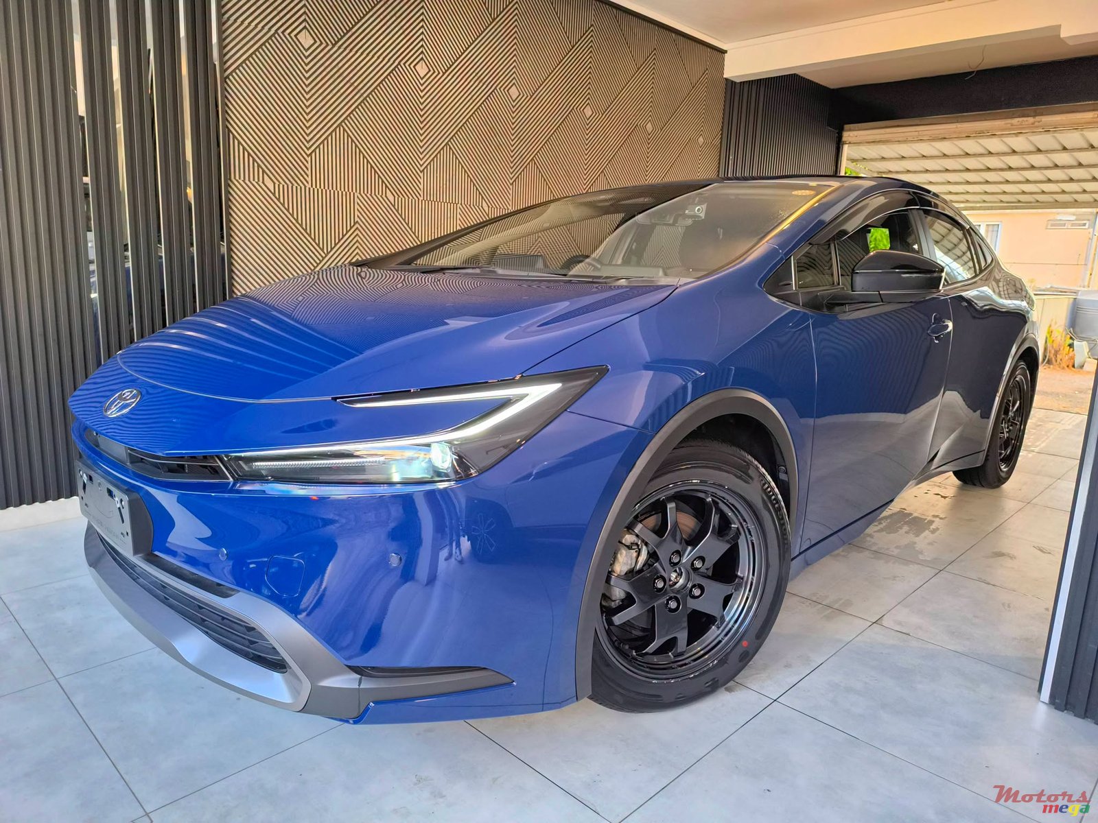 2023' Toyota Prius photo #1