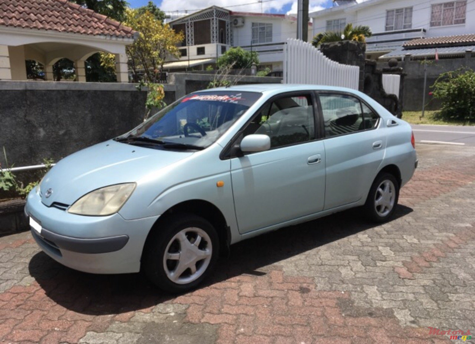 1998' Toyota Prius photo #2