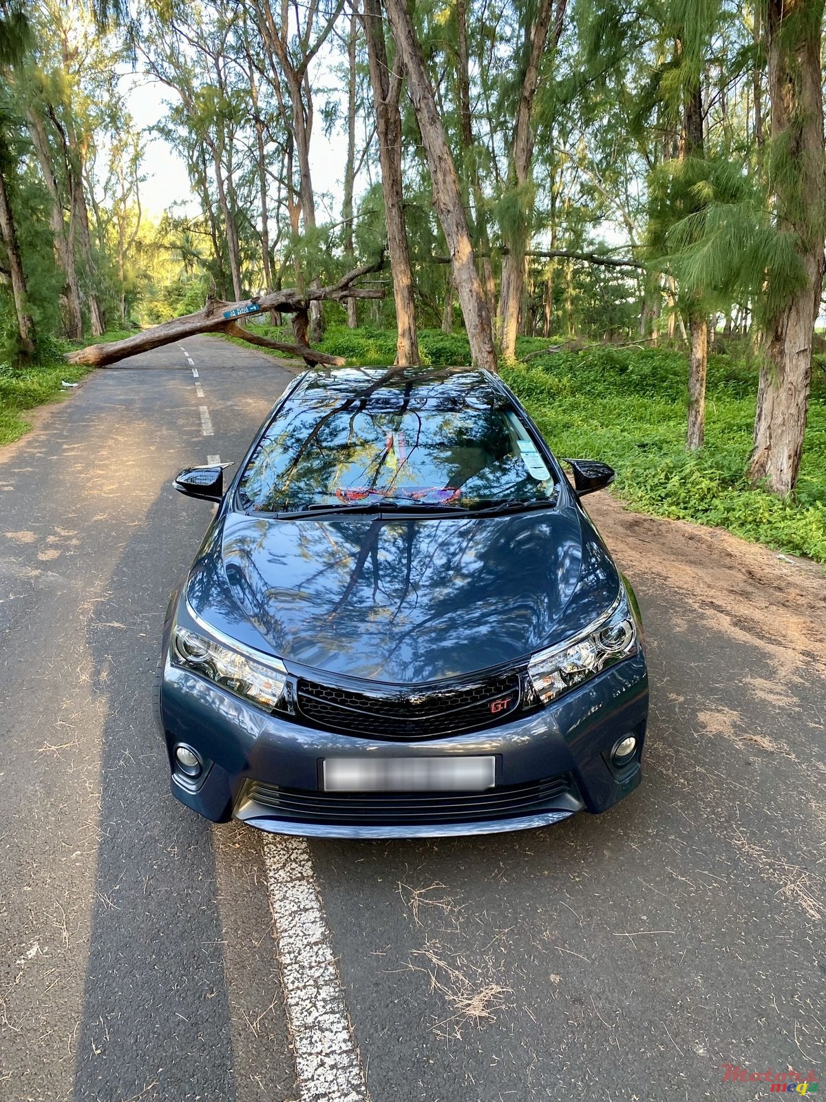 2017' Toyota Corolla Alloy rims, full option photo #1
