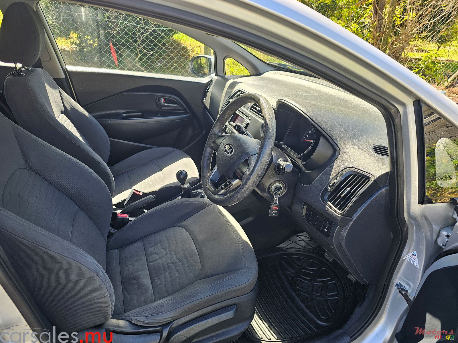 2014' Kia Rio EX 1.2 Hatchback photo #6