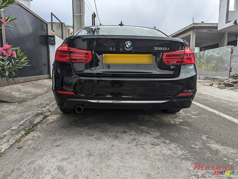 2014' BMW 320 photo #3