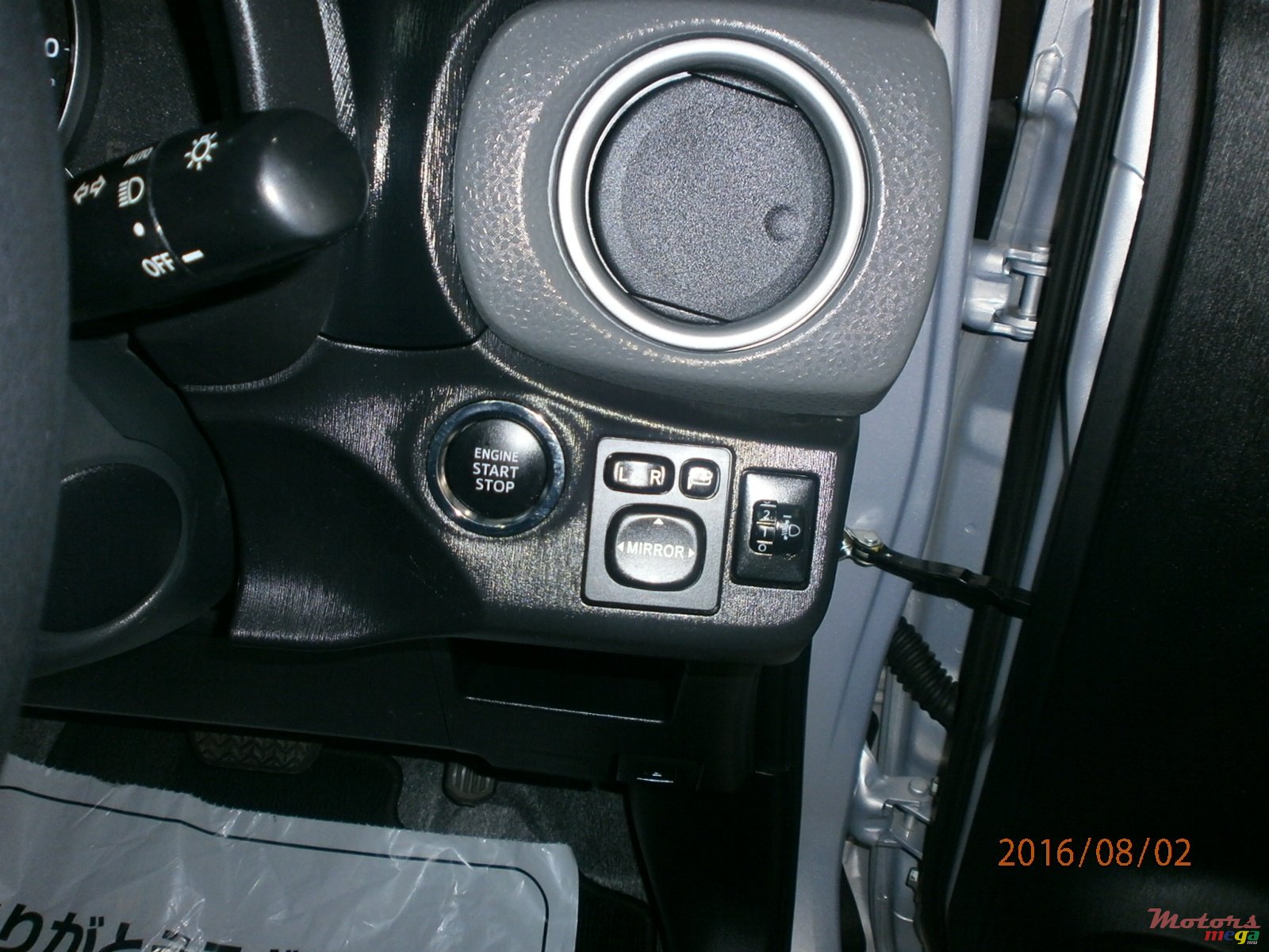 2012' Toyota Vitz Vitz photo #4