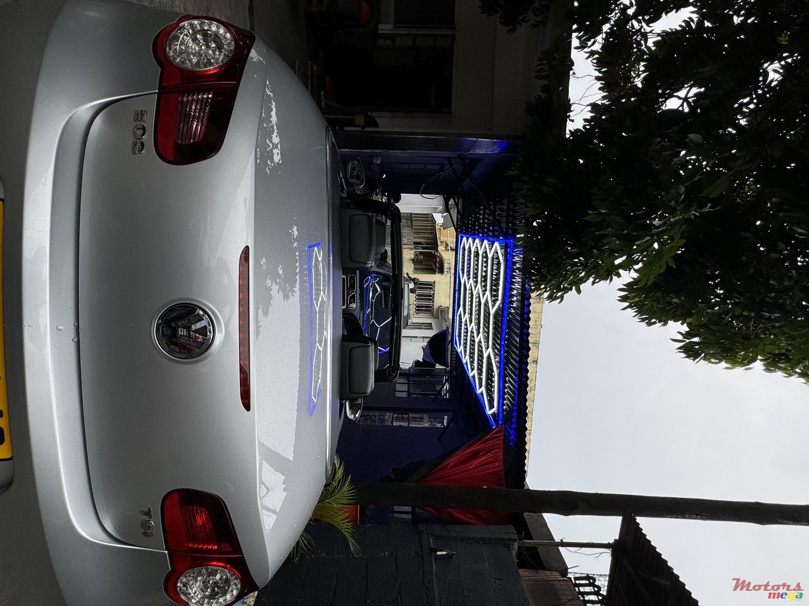 2010' Volkswagen Eos photo #5