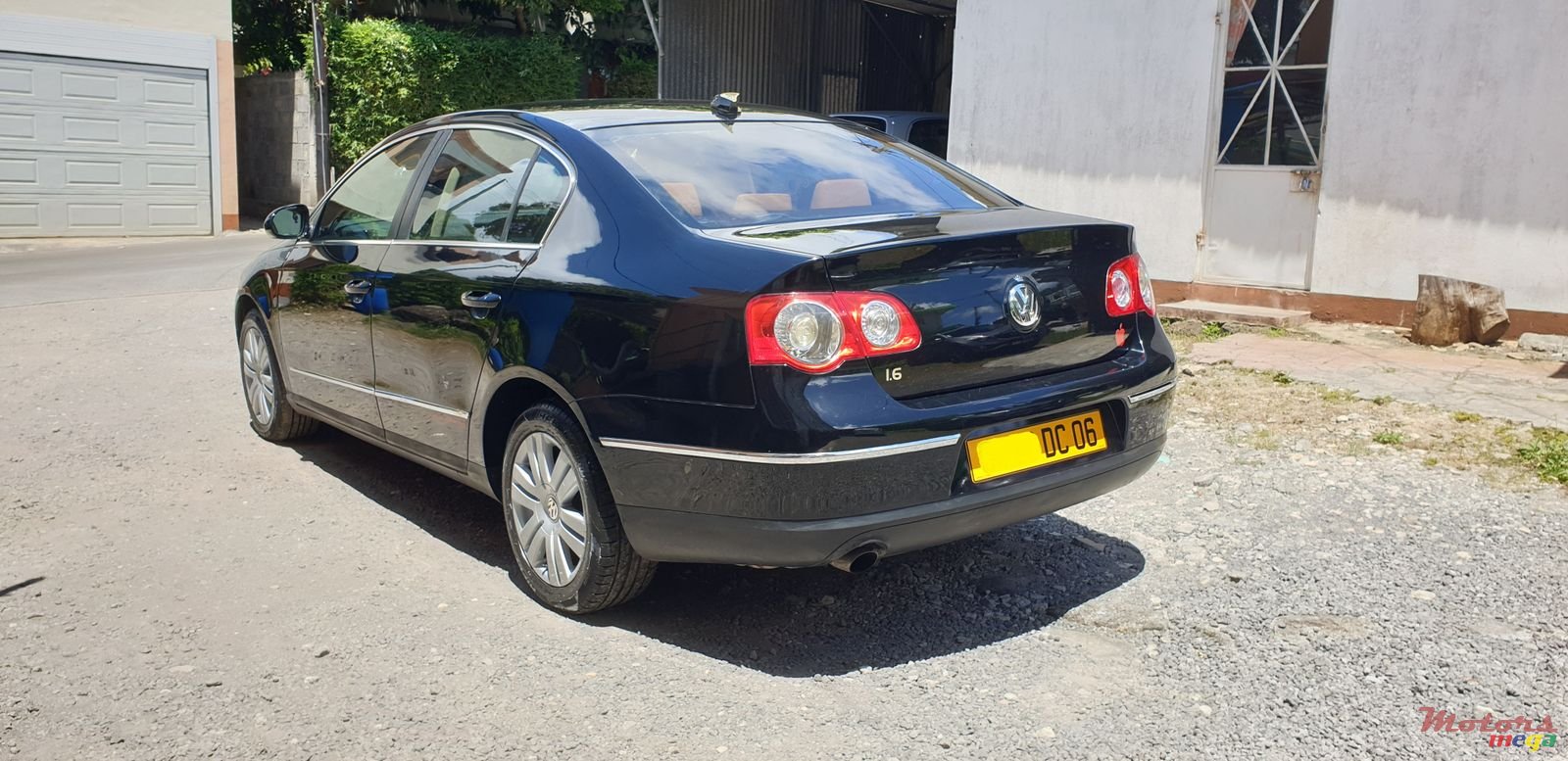 2006' Volkswagen Passat photo #4