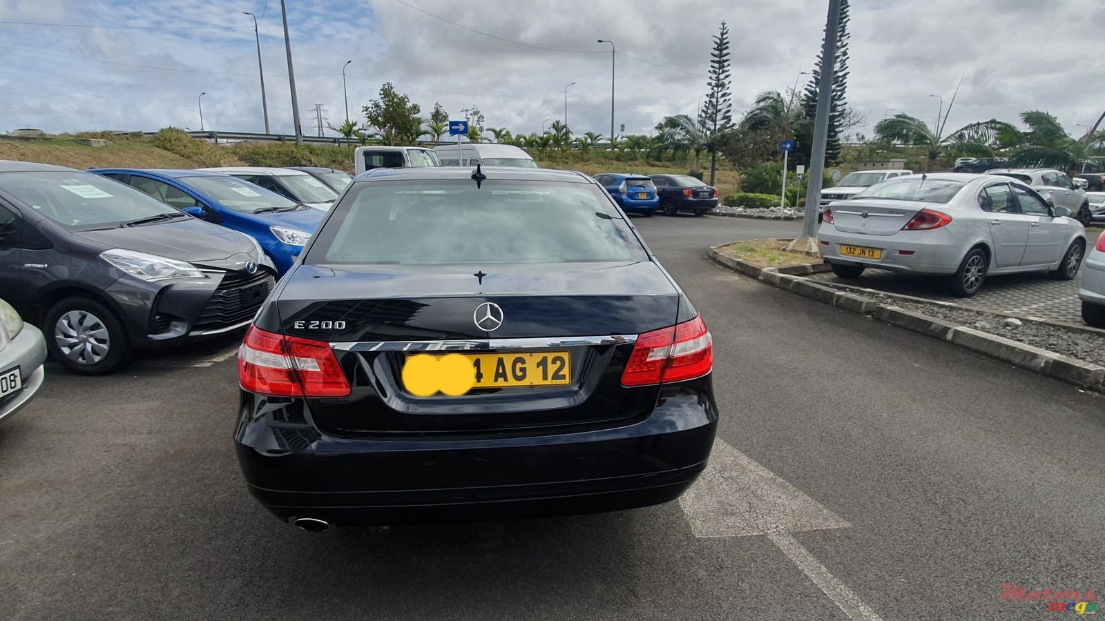 2012' Mercedes-Benz E200 photo #7