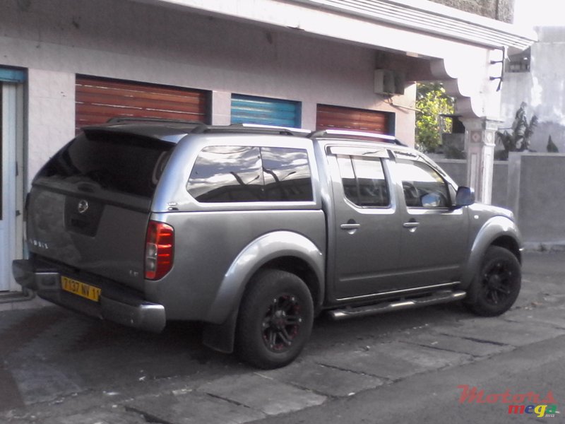 2011' Nissan Navara photo #3