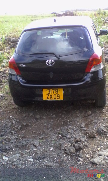 2009' Toyota vitz photo #1