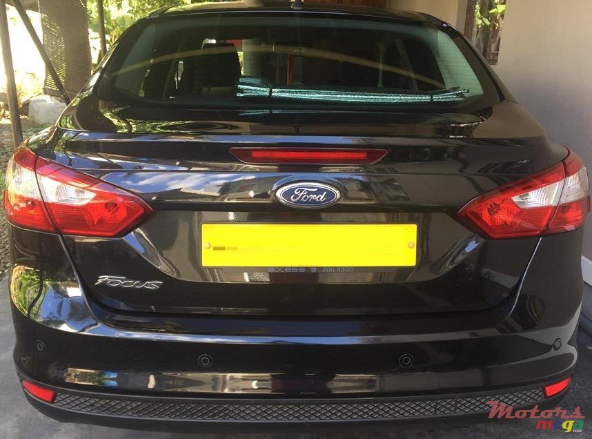 2012' Ford Focus Sedan photo #3