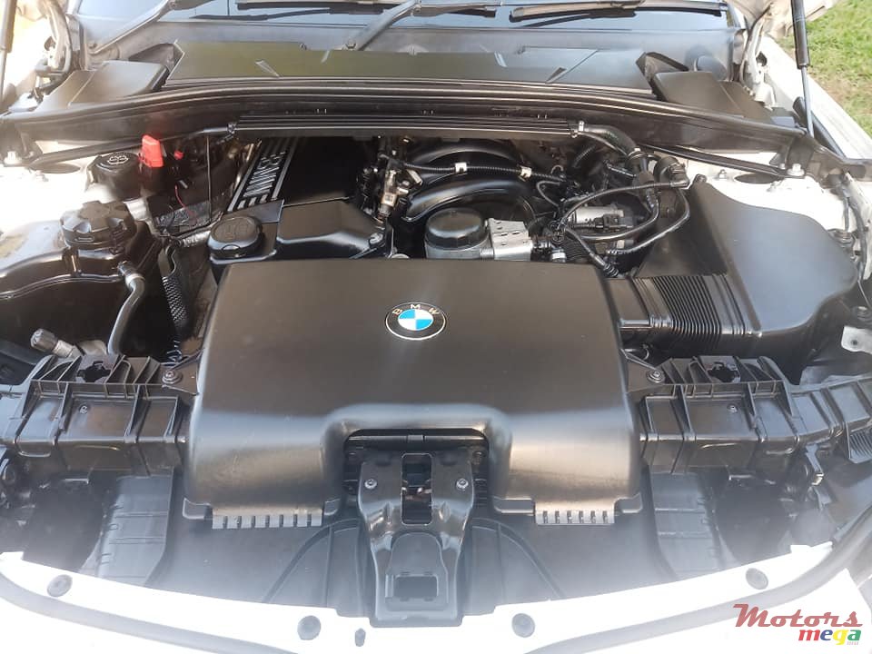 2009' BMW 1 Series 116i photo #7