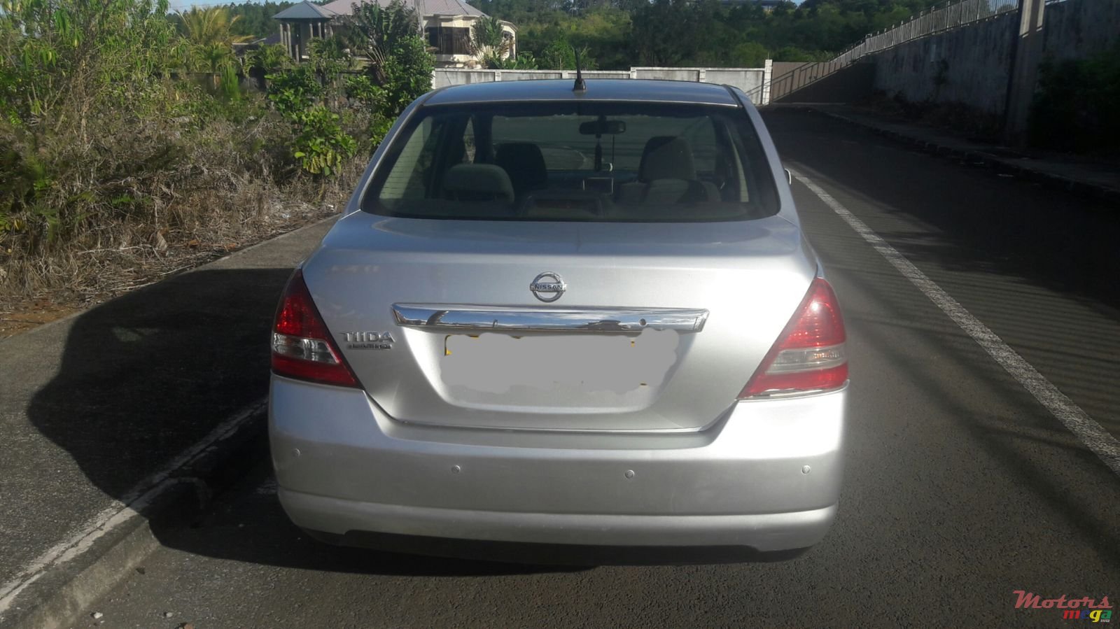 2004' Nissan Tiida photo #5