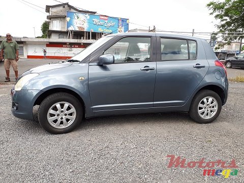 2009' Suzuki Swift photo #4