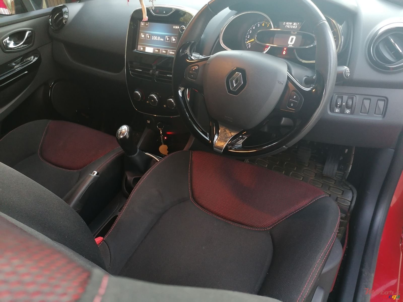 2014' Renault Clio 4 Expression 1.2 photo #5