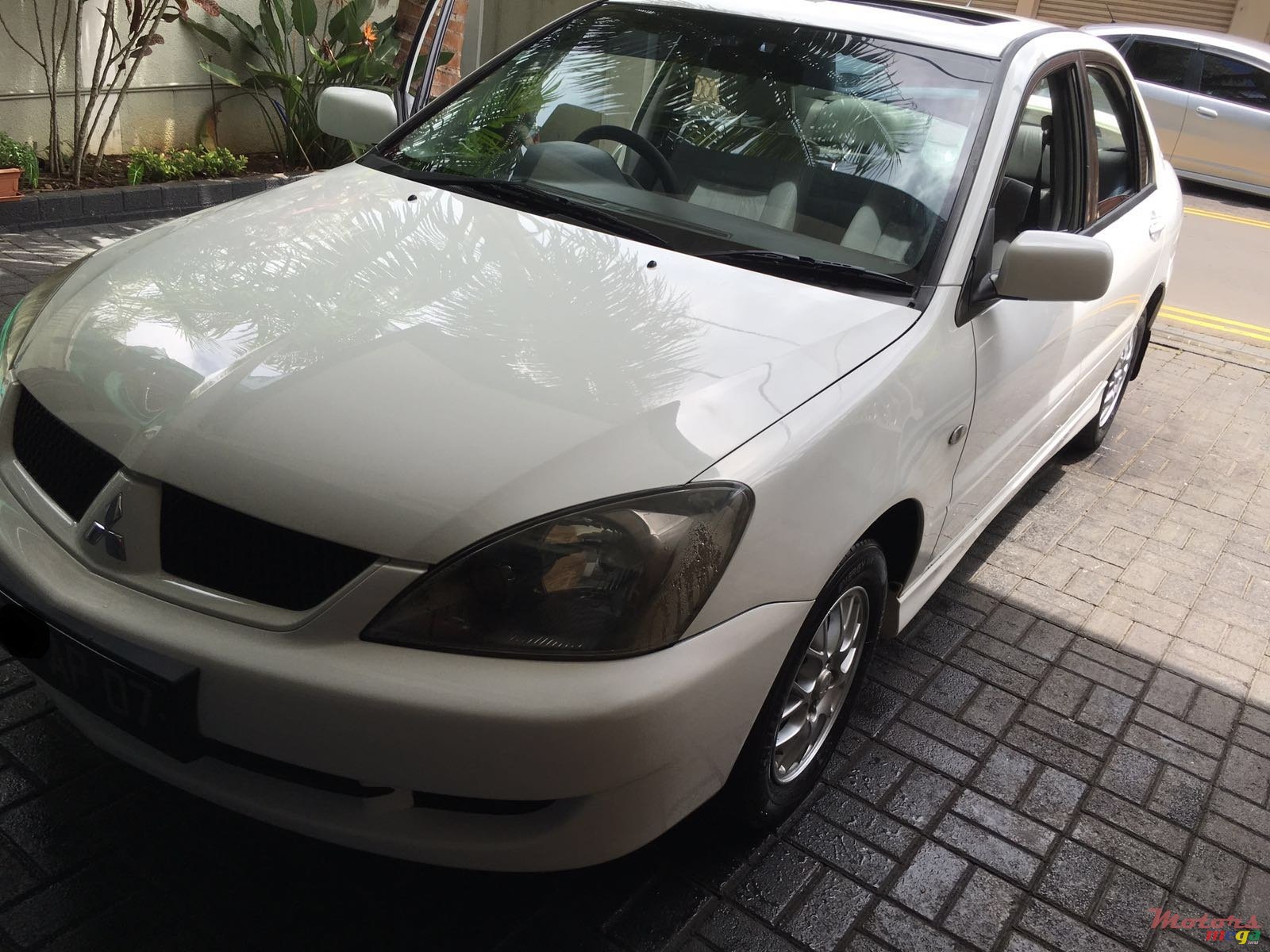 2007' Mitsubishi Lancer GLX photo #1