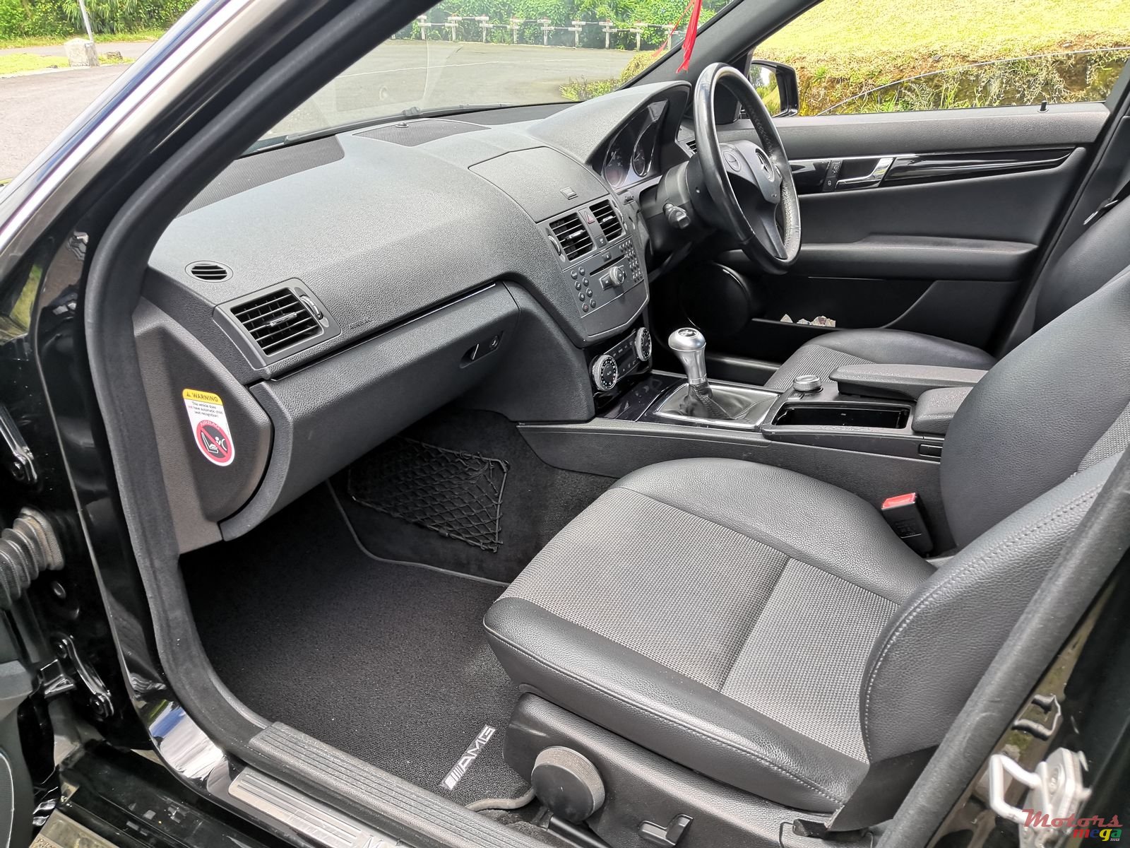 2009' Mercedes-Benz C-Class photo #5