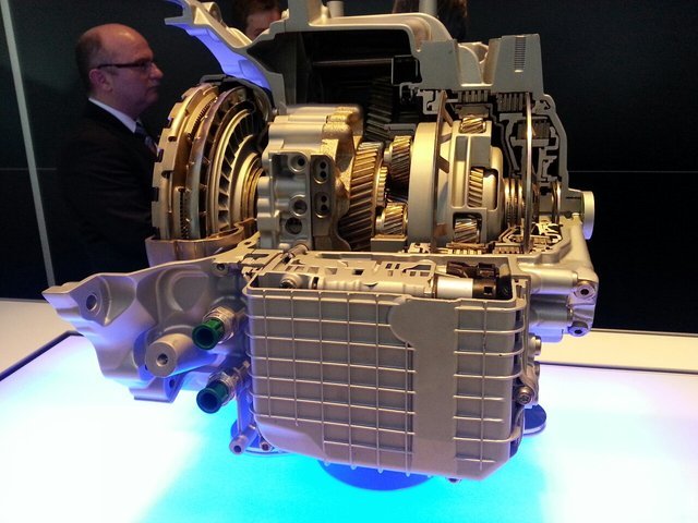 Land Rover Showcases World’s first 9-speed Gearbox