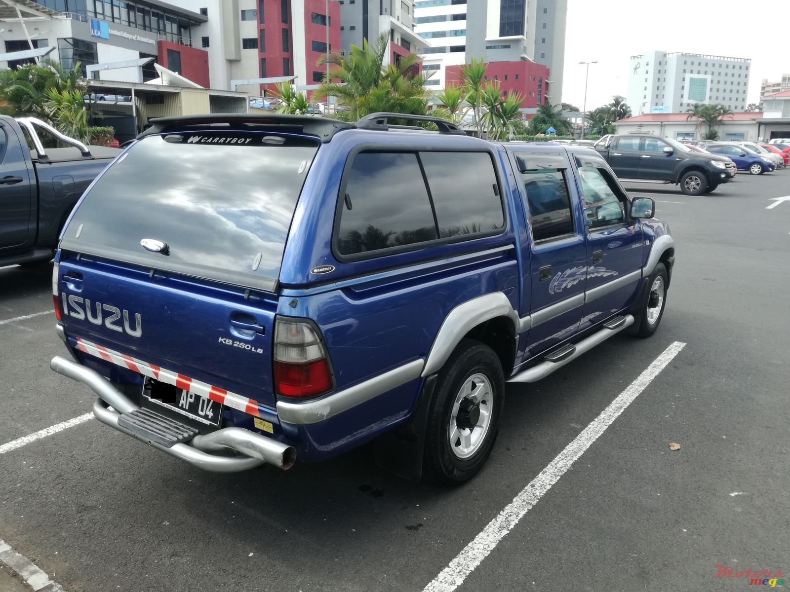 2004' Isuzu photo #1