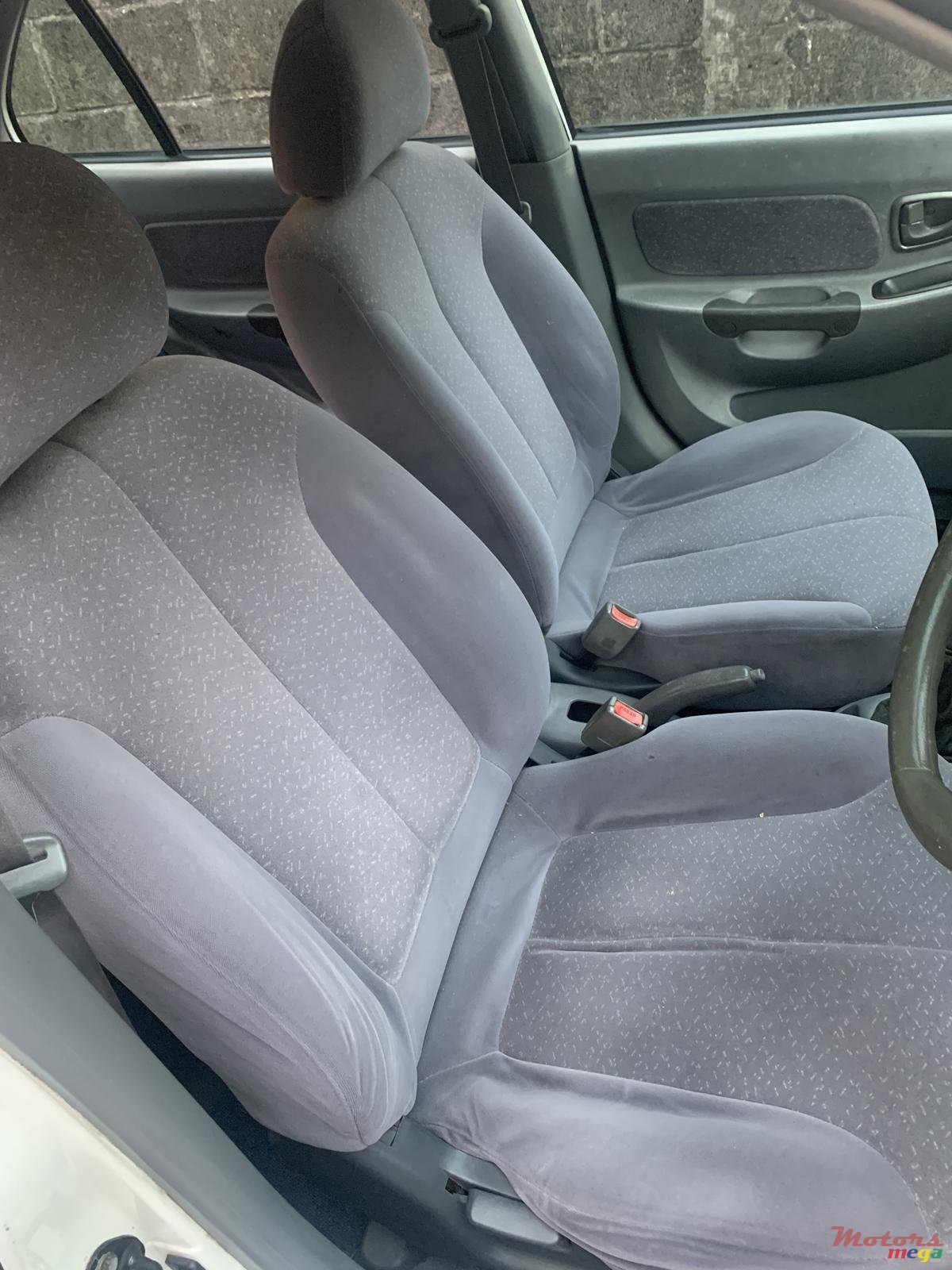 2001' Hyundai Accent photo #3