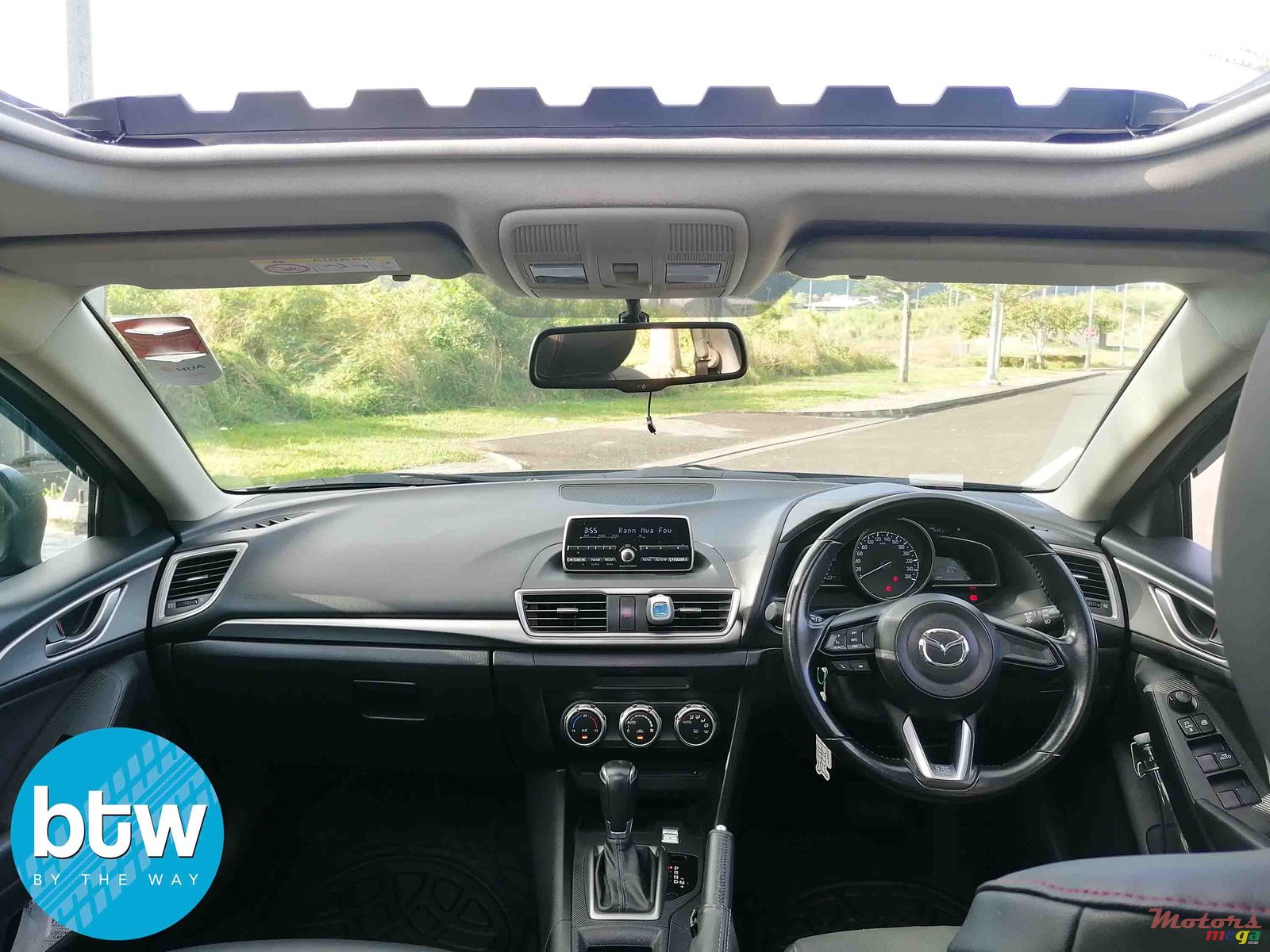 2017' Mazda 3 photo #6