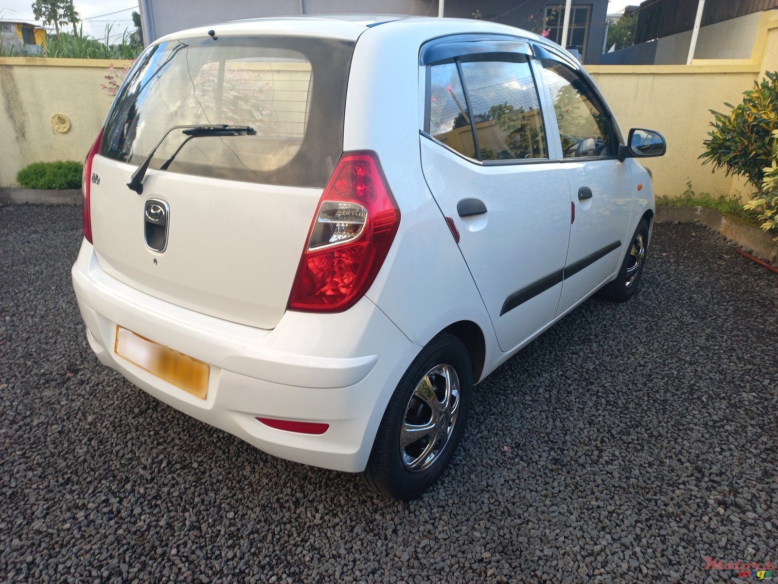 2014' Hyundai i10 MANUAL photo #3