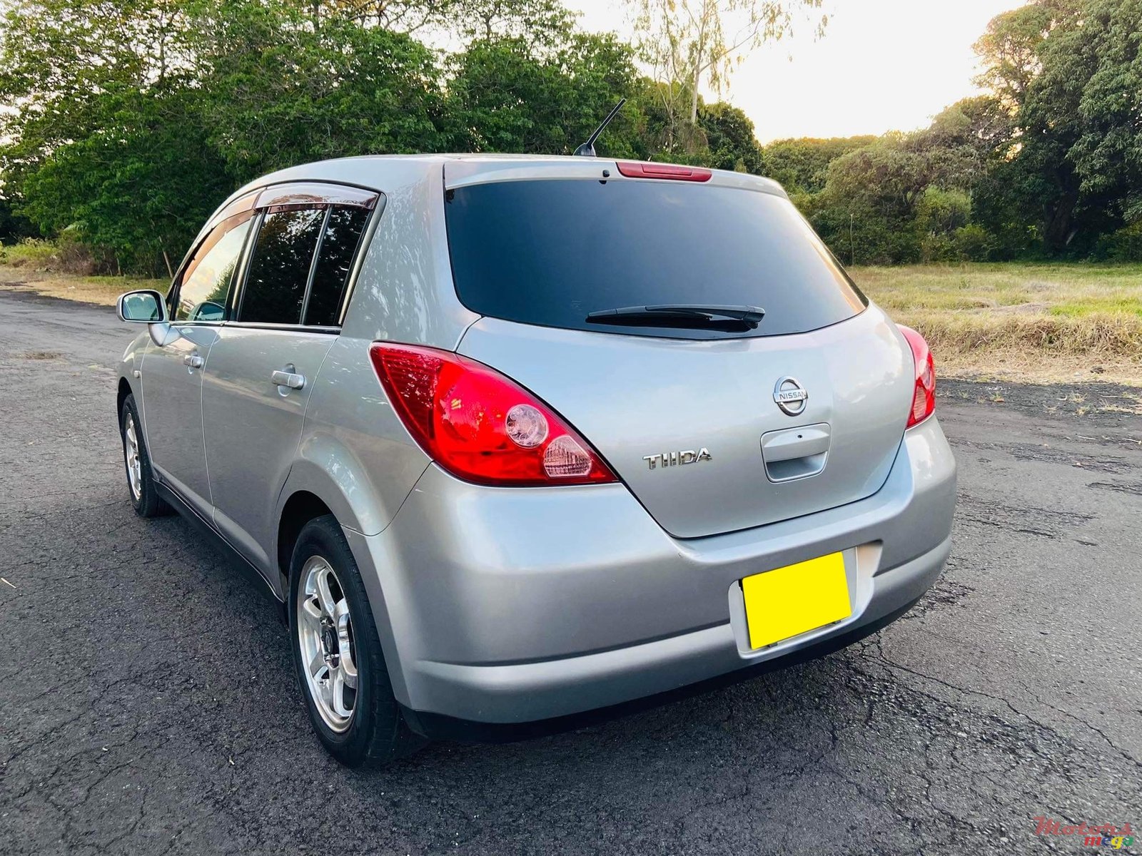 2006' Nissan Tiida photo #2