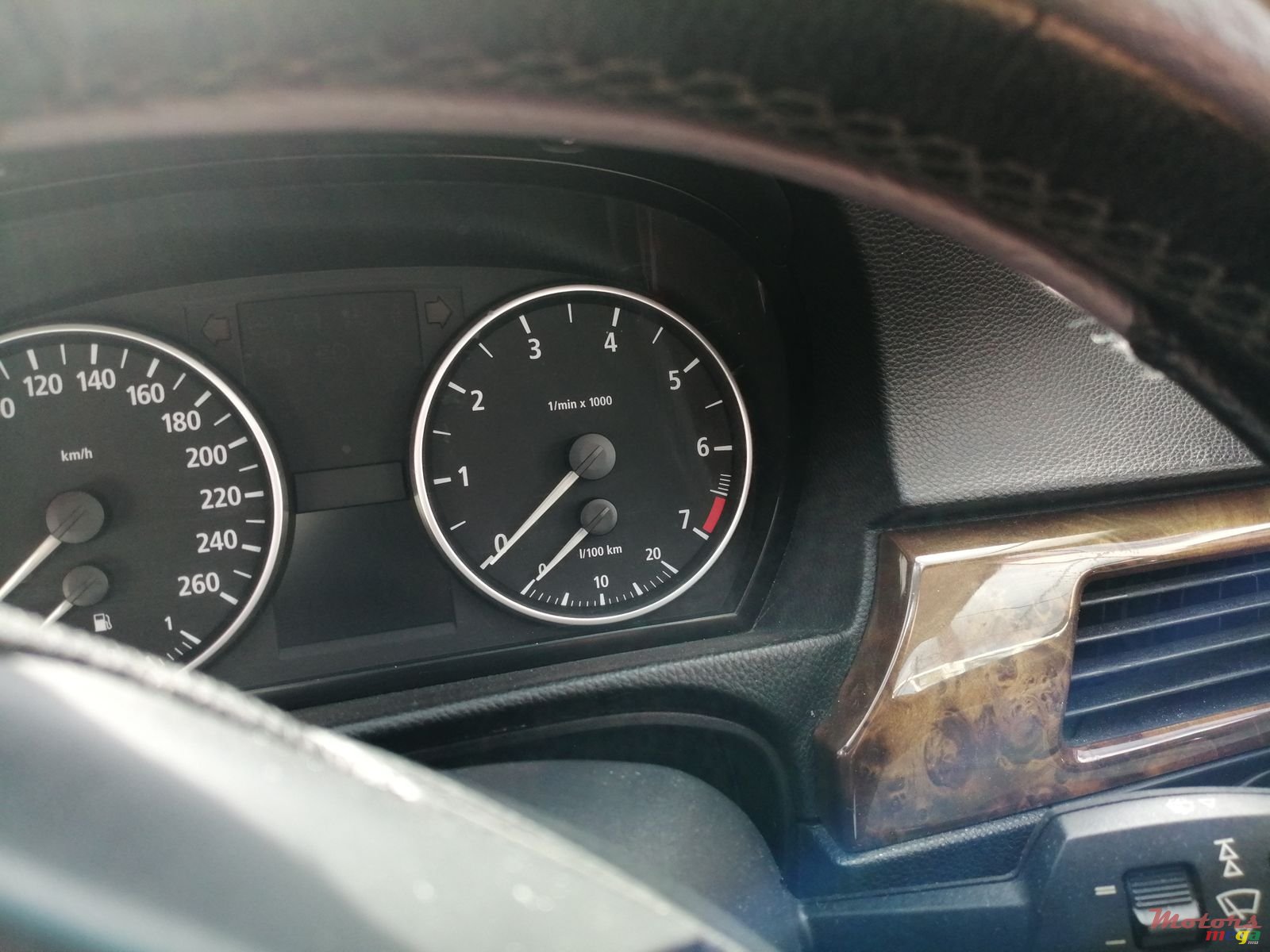 2005' BMW 320 E90 photo #6