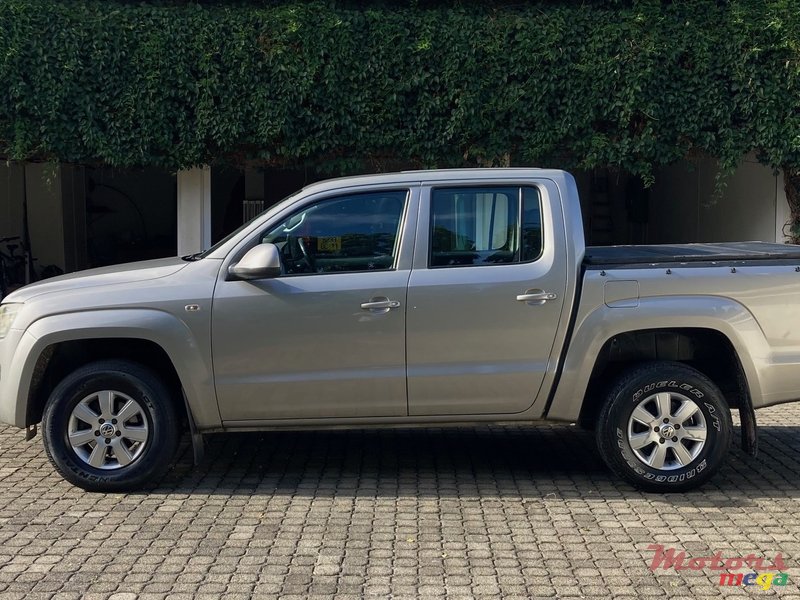 2014' Volkswagen Amarok 2.0 TDI photo #3