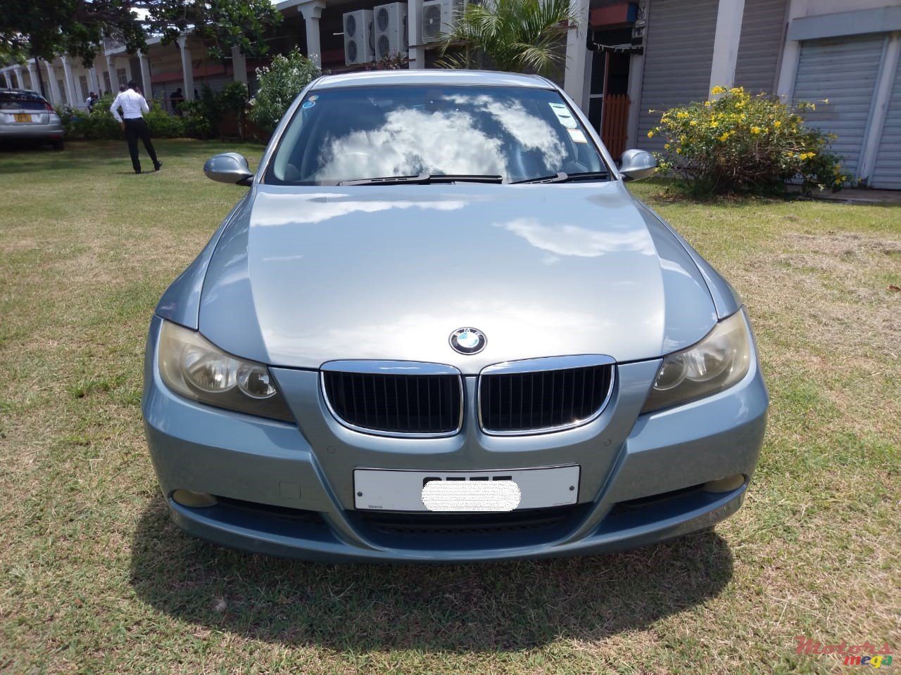 2005' BMW 3 Series photo #2