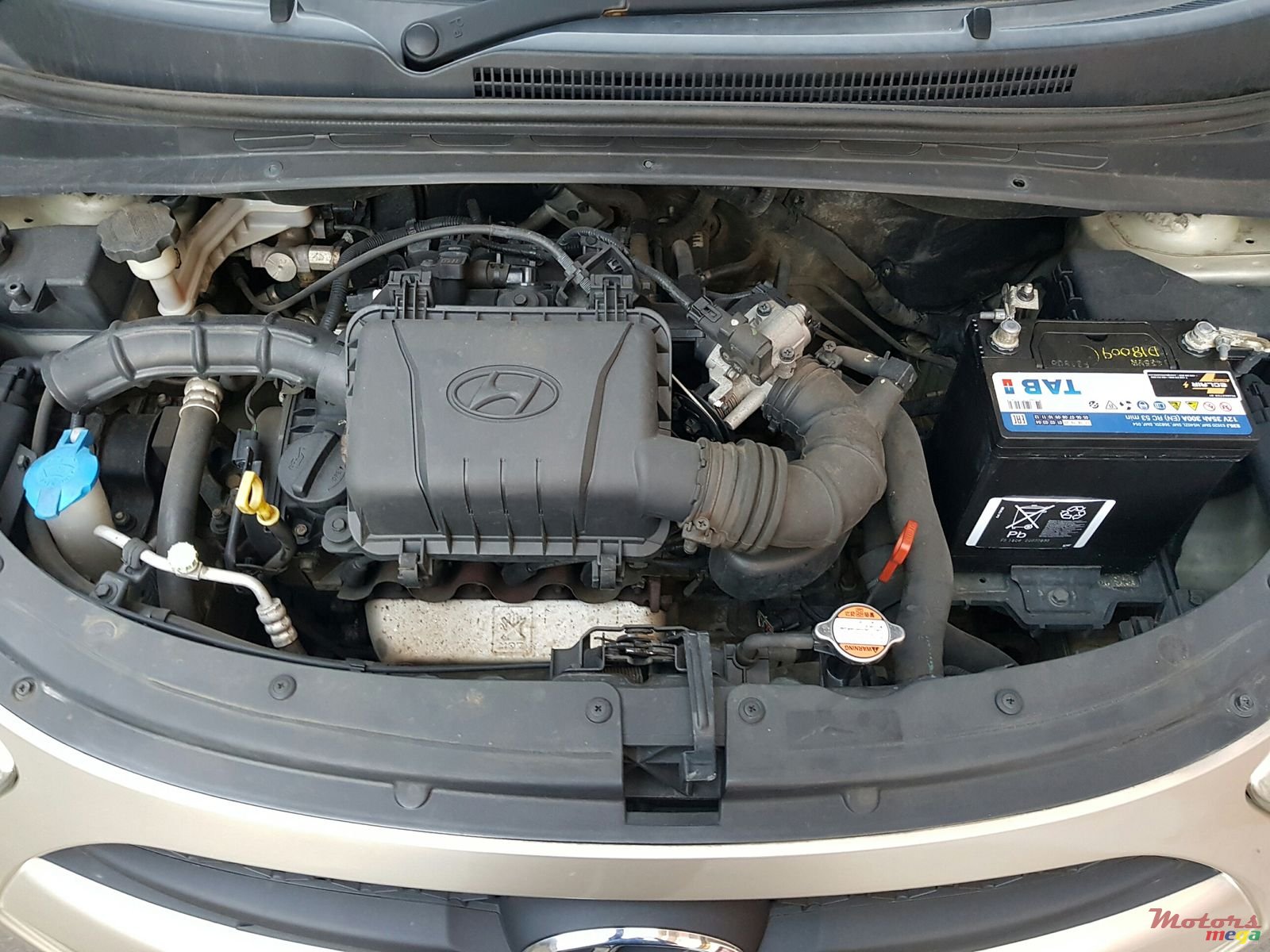 2012' Hyundai i10 automatic photo #5