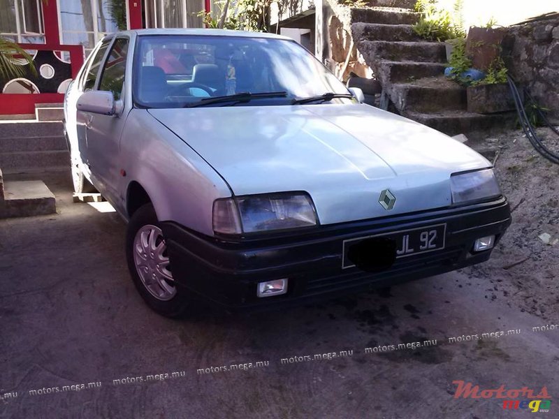 1992' Renault 19 photo #1
