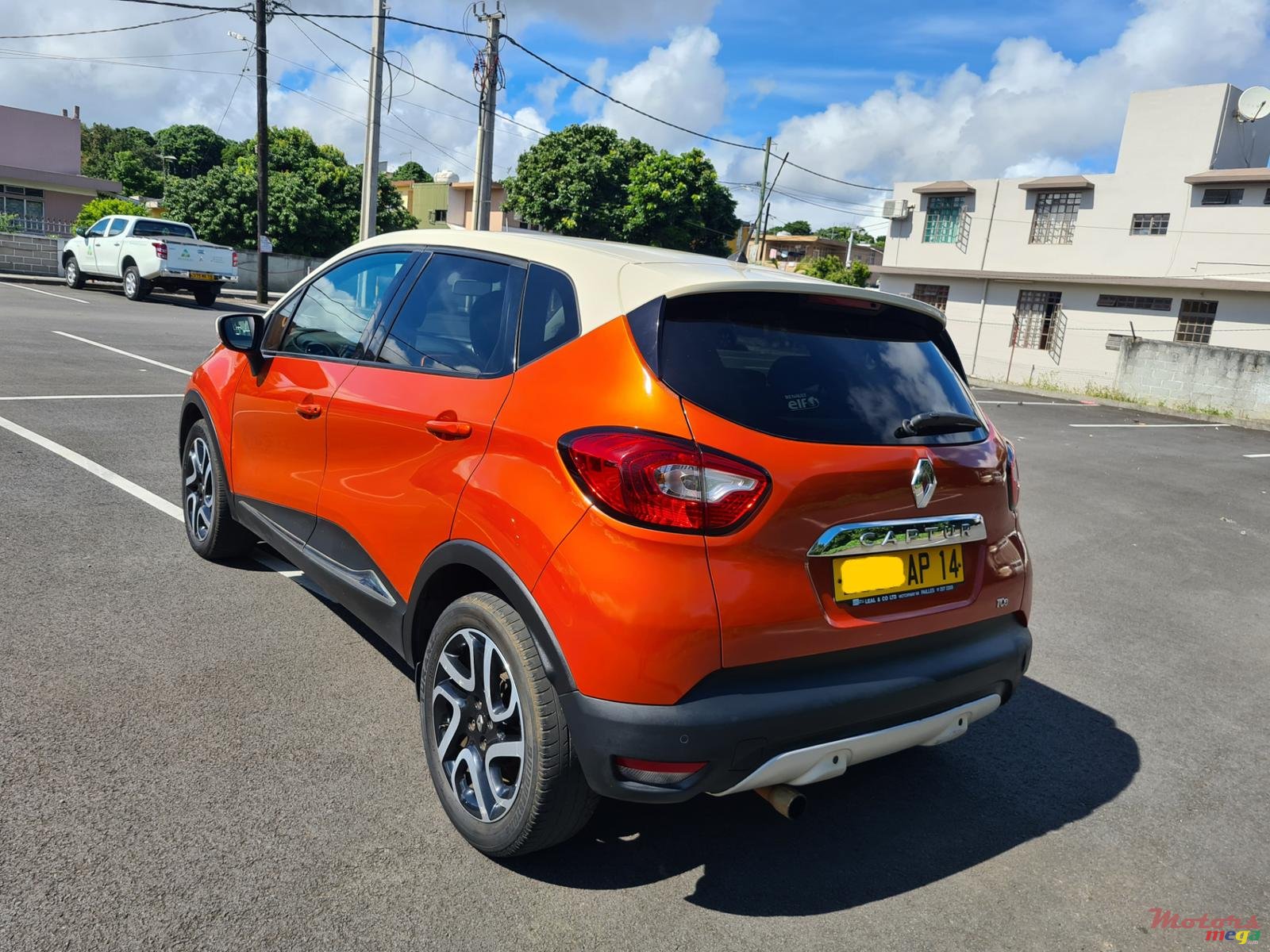 2014' Renault Captur 1.2 turbo automatic photo #4