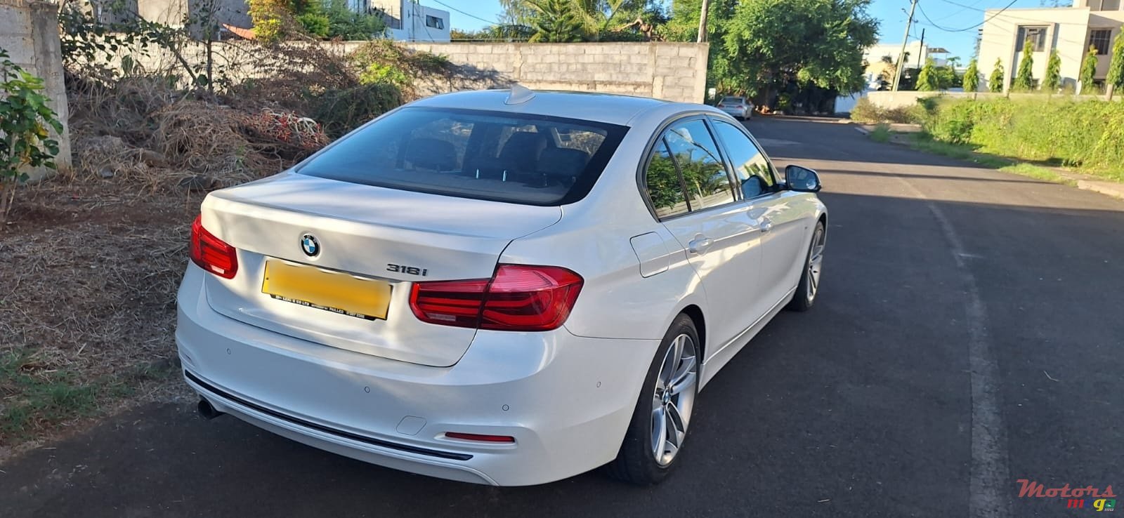 2016' BMW 3 Series Sedan photo #4