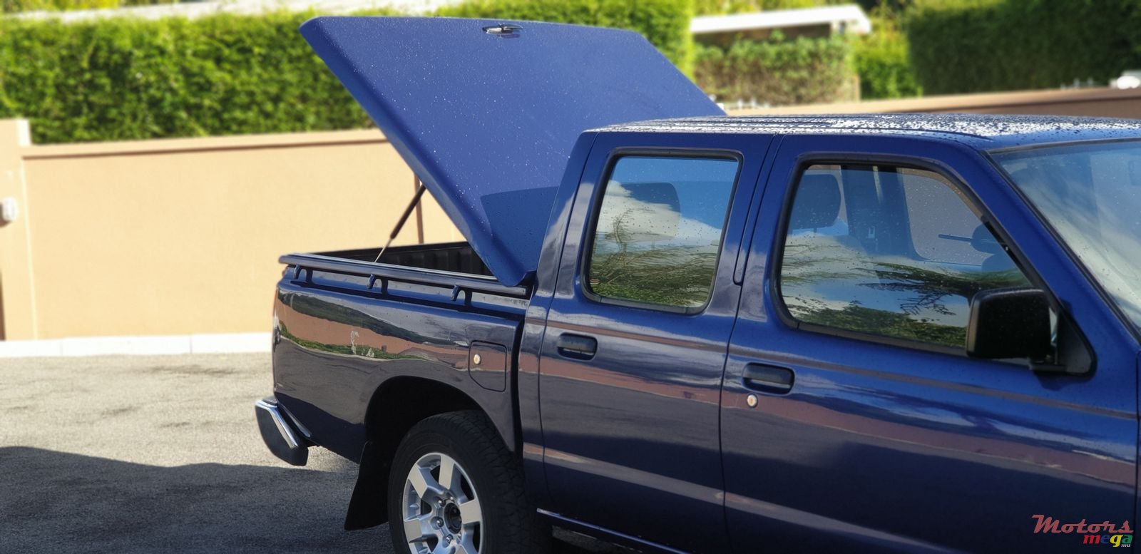 2012' Nissan Navara photo #2