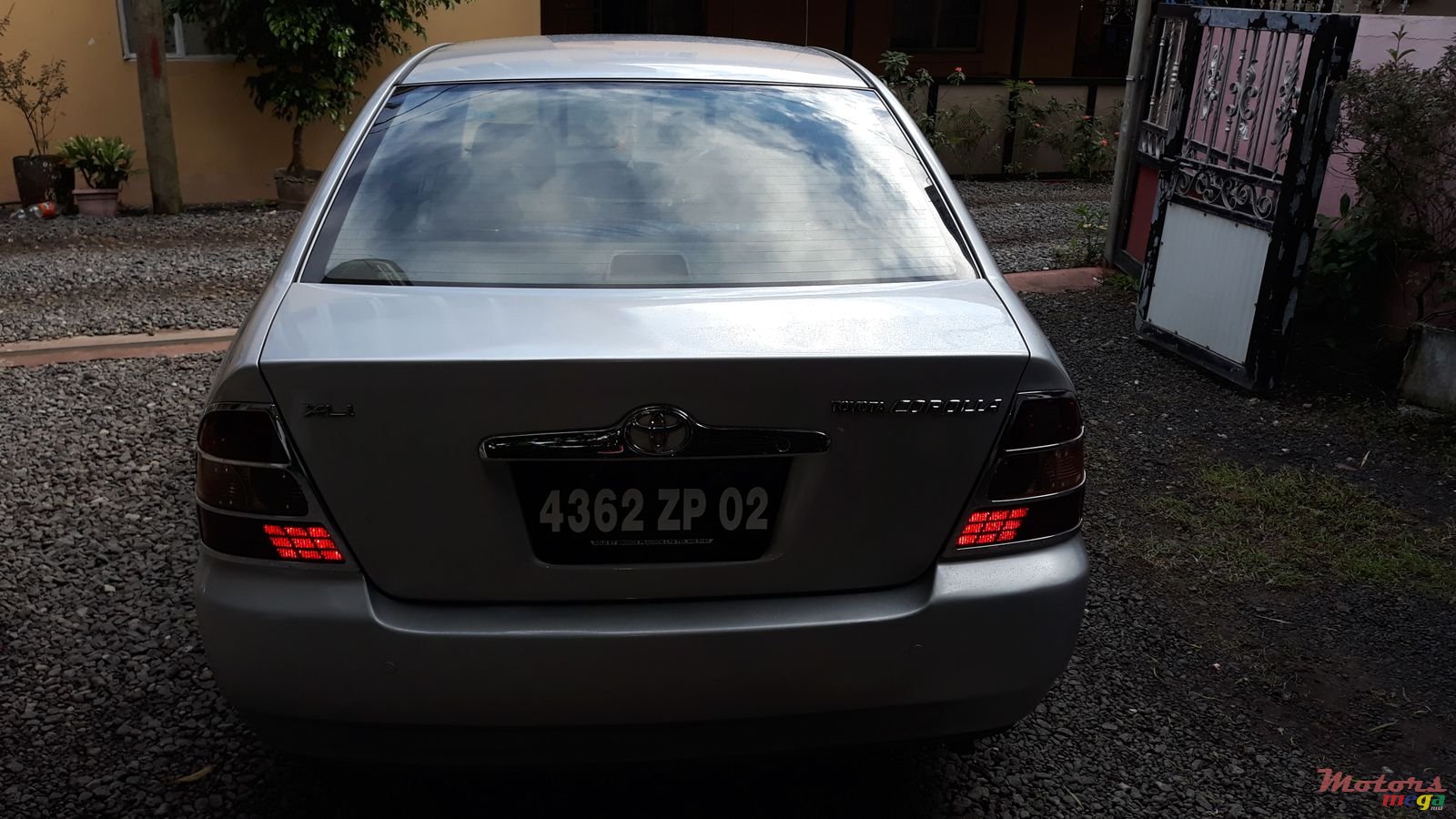 2002' Toyota Corolla photo #2