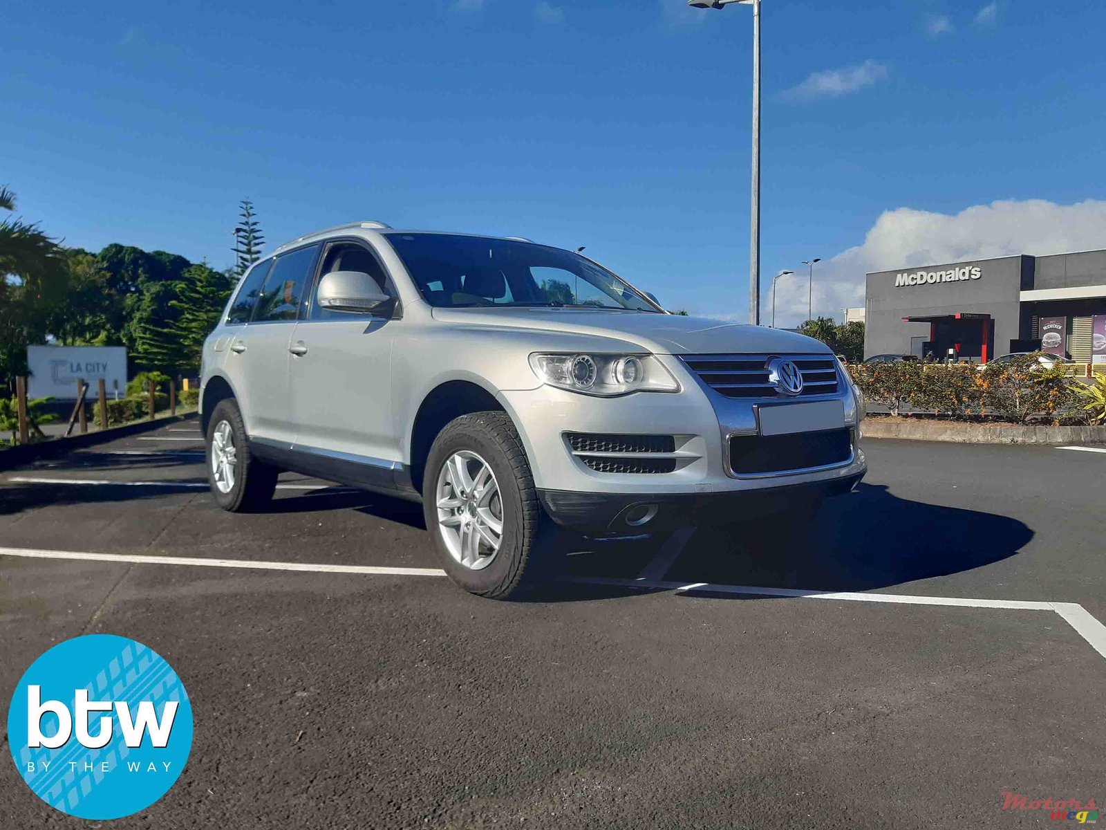 2007' Volkswagen Touareg photo #1