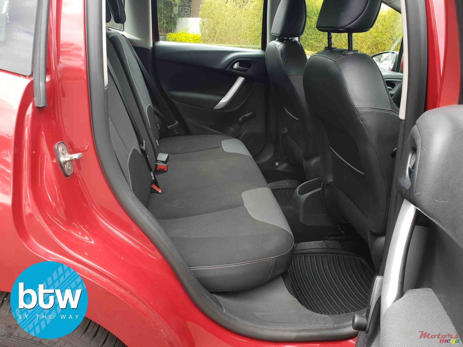 2013' Citroen C3 photo #7