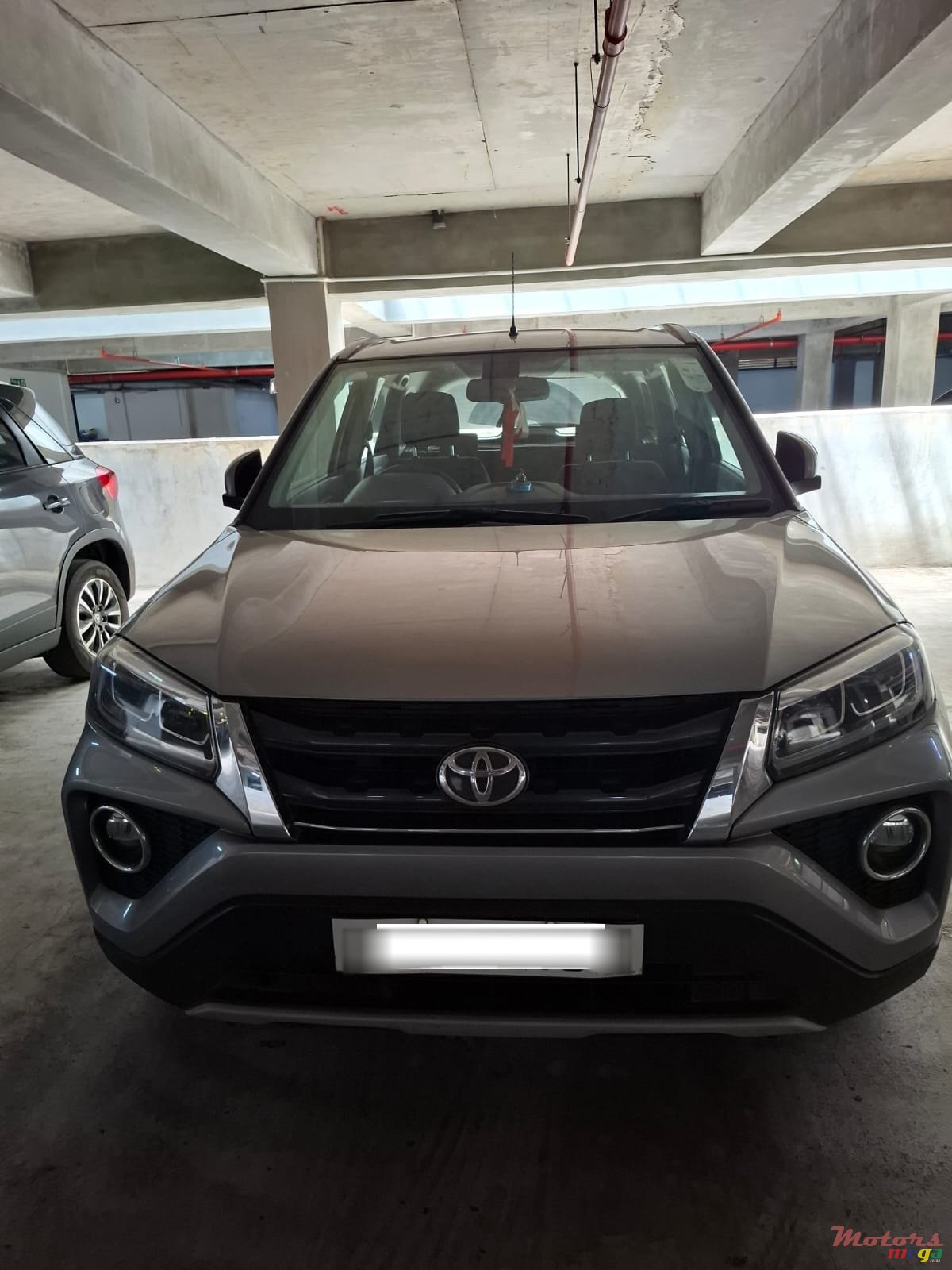 2021' Toyota Urban Cruiser photo #2