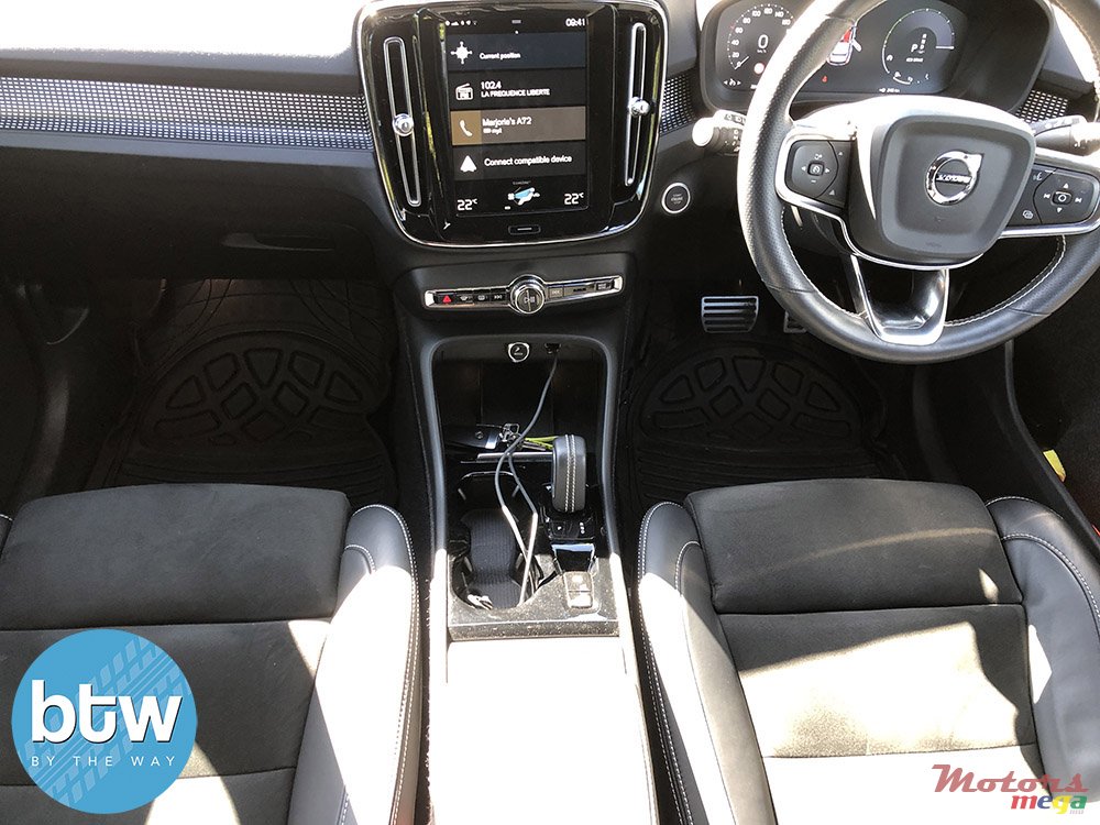 2021' Volvo XC40 photo #7