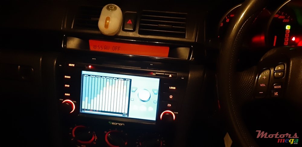 2005' Mazda 3 Sedan photo #3