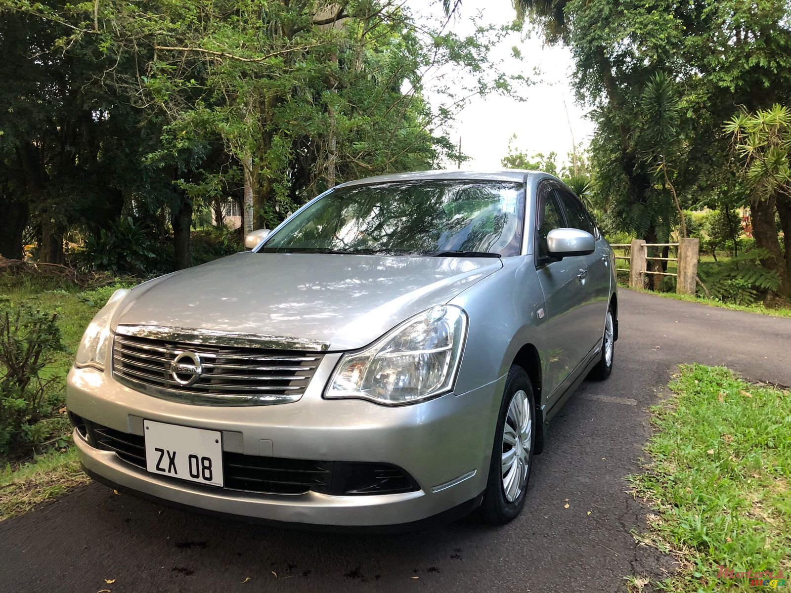 2008' Nissan Bluebird photo #2