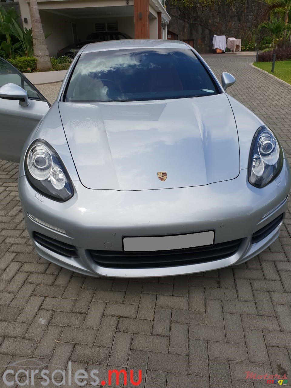 2014' Porsche Panamera photo #1