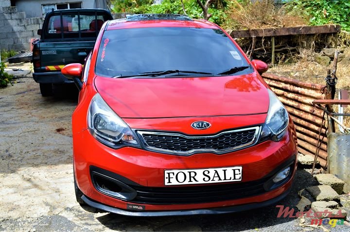 2012' Kia Rio photo #2