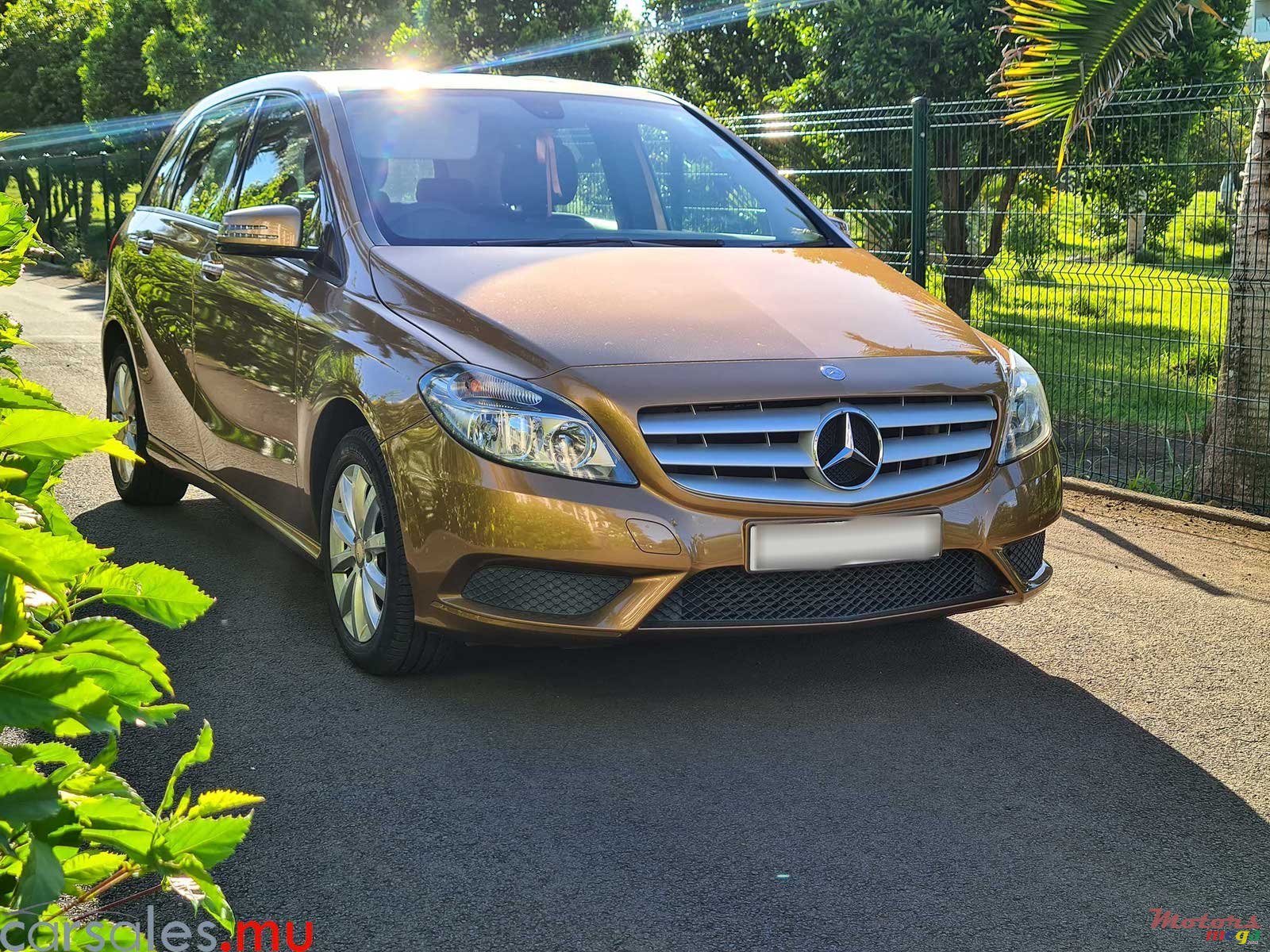 2014' Mercedes-Benz B 200 photo #2